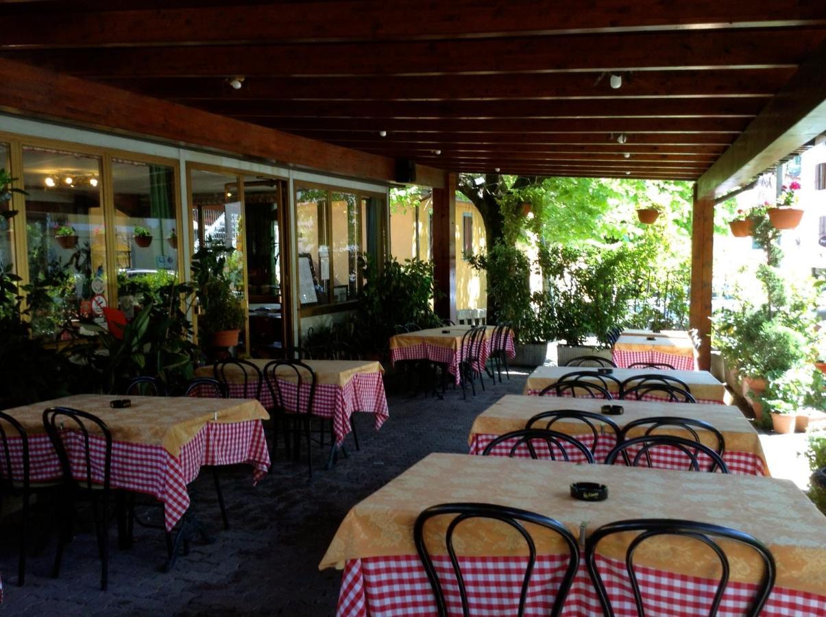 Albergo Ristorante Da Carlino Castelnuovo di Garfagnana Dış mekan fotoğraf